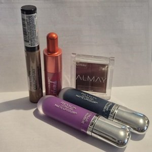 Revlon/Almay 5pc Makeup Pack