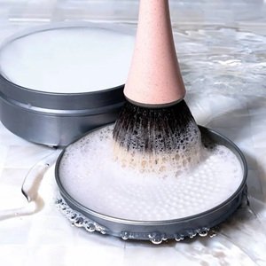 Ecotools Dissolvable Brush Cleaning Sheets - Image 2