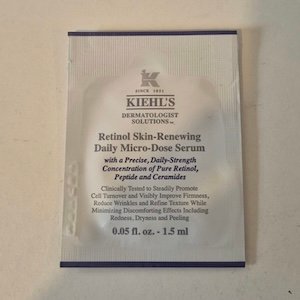 Kiehls Retinol Skin Renewing Daily Micro- Dose Serum Sample 1.5ml